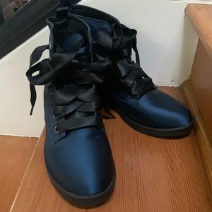 Dirty Laundry Boots size 7